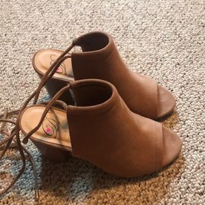 Wrap ankle wedges